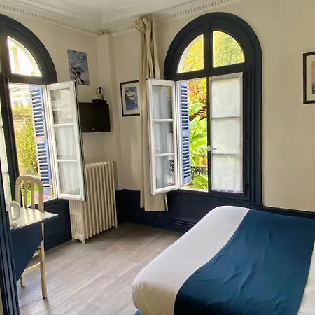 Hotel Celine - Hotel De La Gare 3*