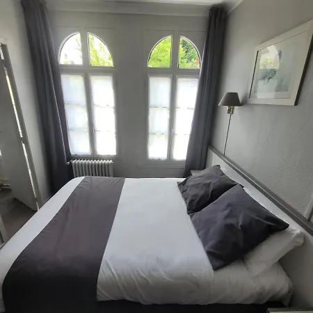 Celine - De La Gare Hotel Rouen