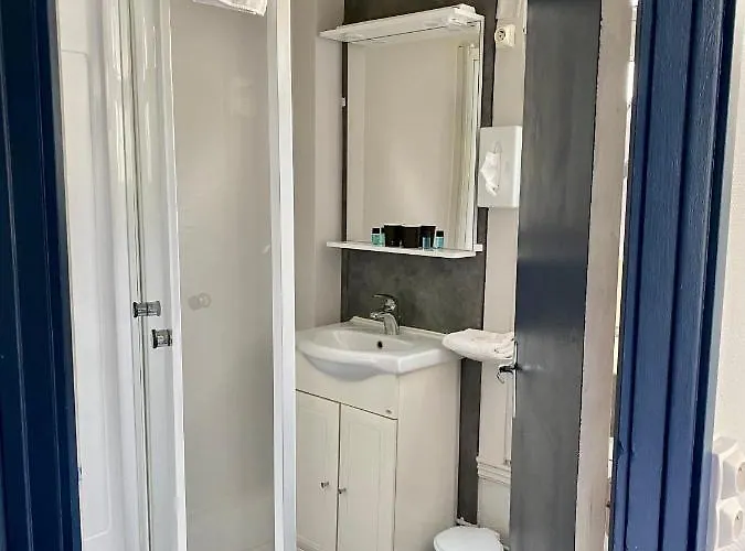 Celine - De La Gare 3*