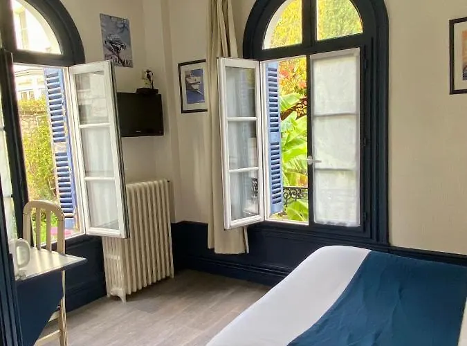 Celine - De La Gare 3*