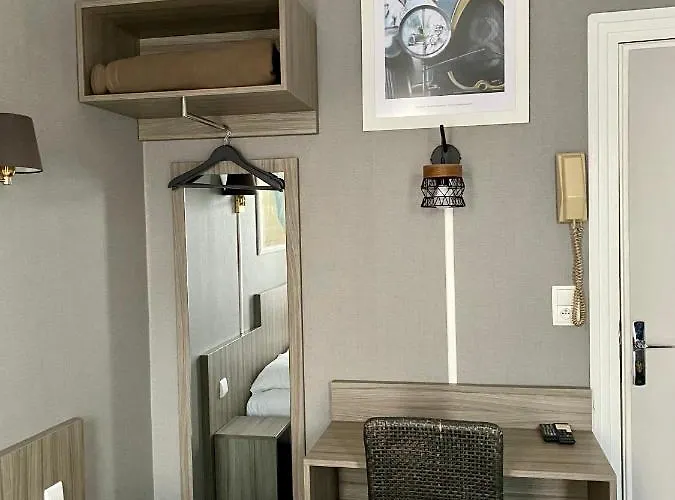 Celine - De La Gare Hotel 3*