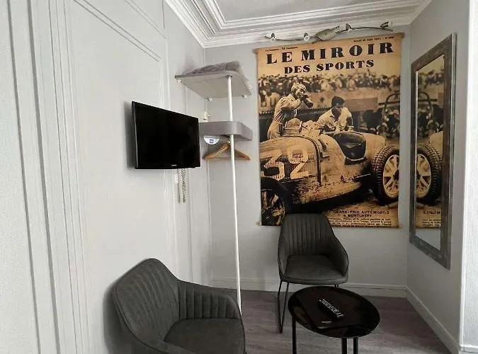 Celine - De La Gare Hotel